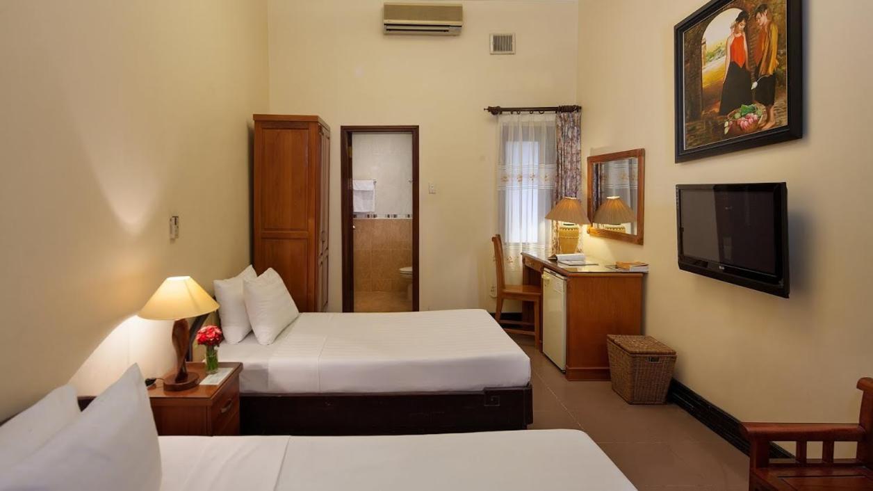 Lucky Central Hotel & Travel Hanoi Buitenkant foto