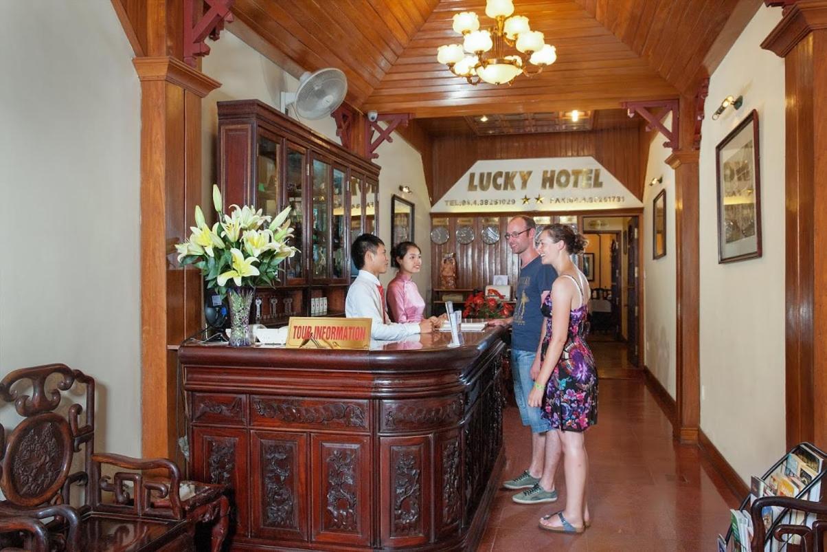 Lucky Central Hotel & Travel Hanoi Buitenkant foto
